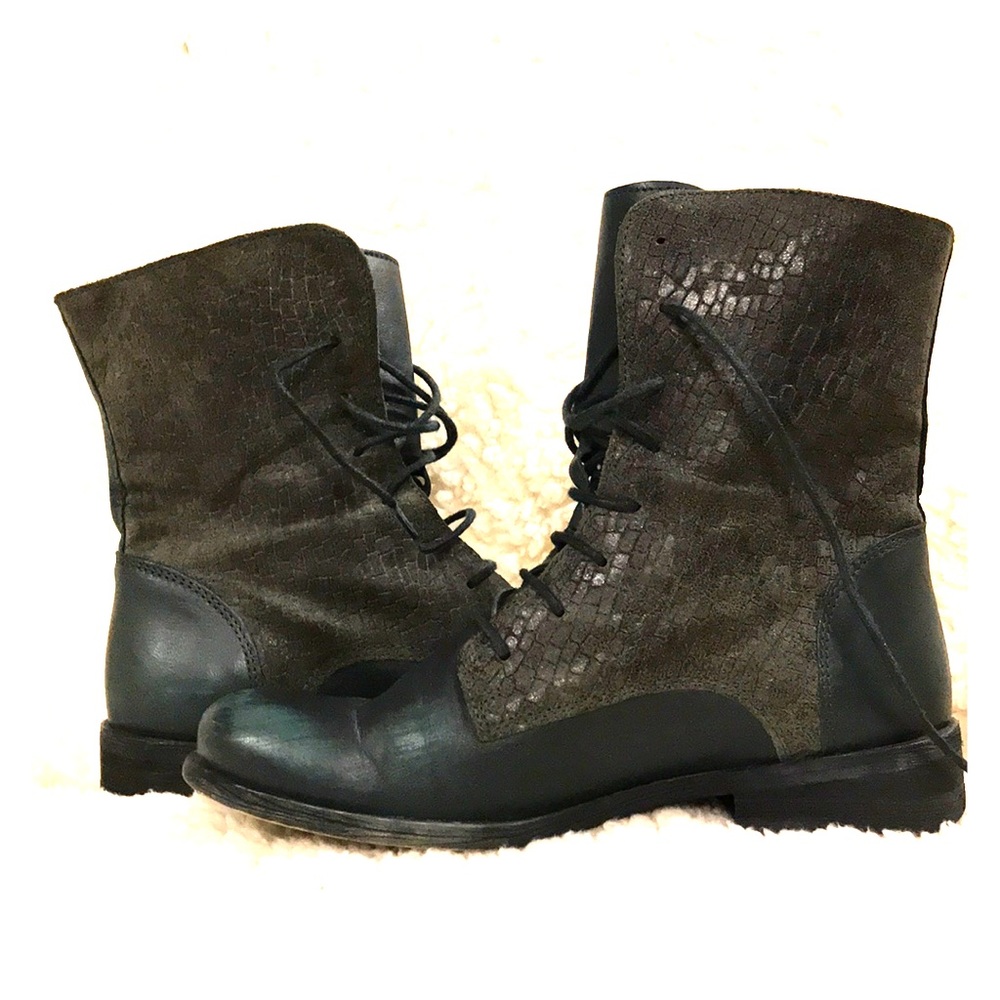 Felmini- Dark green lace up boots